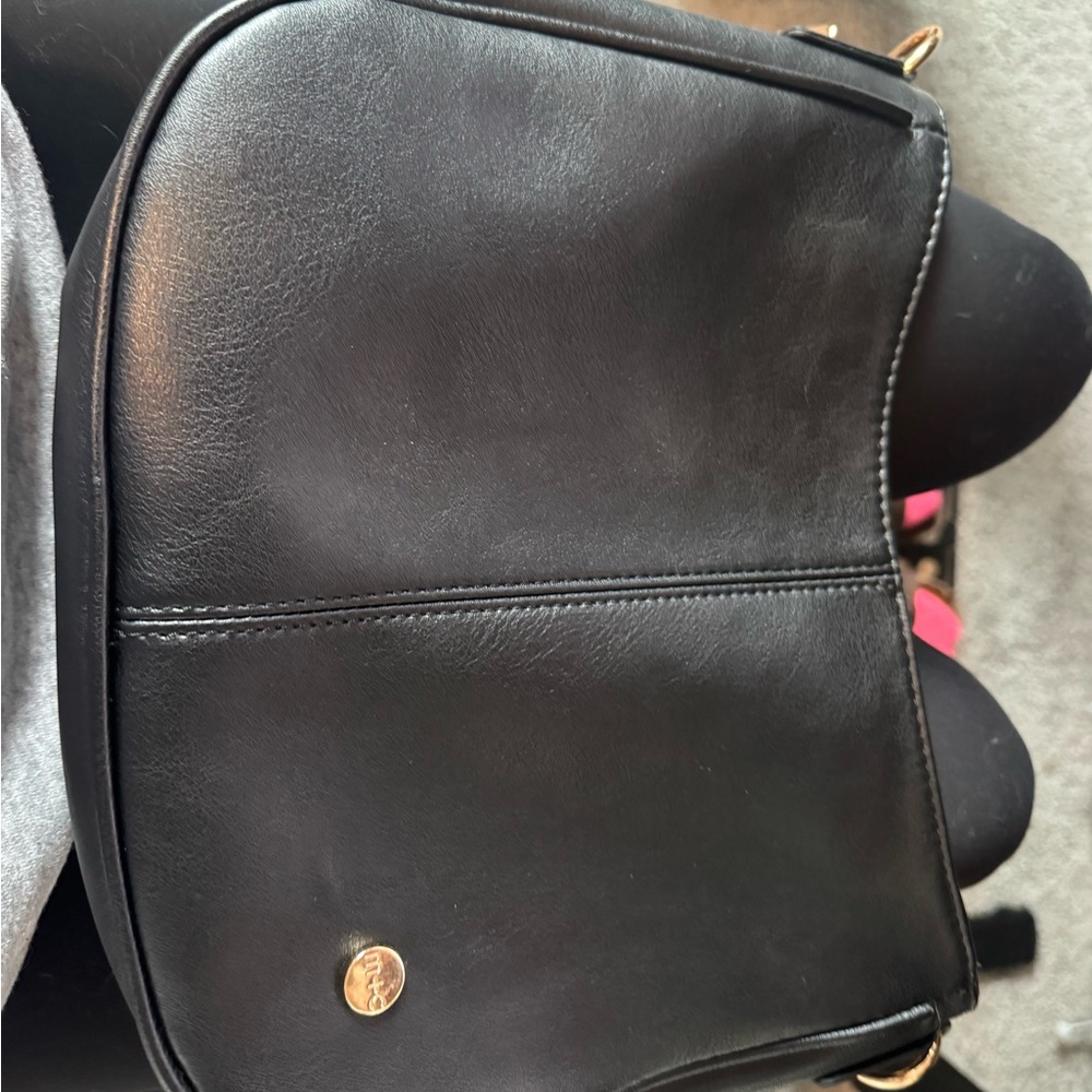 Chic Black Leather Crossbody Bag
